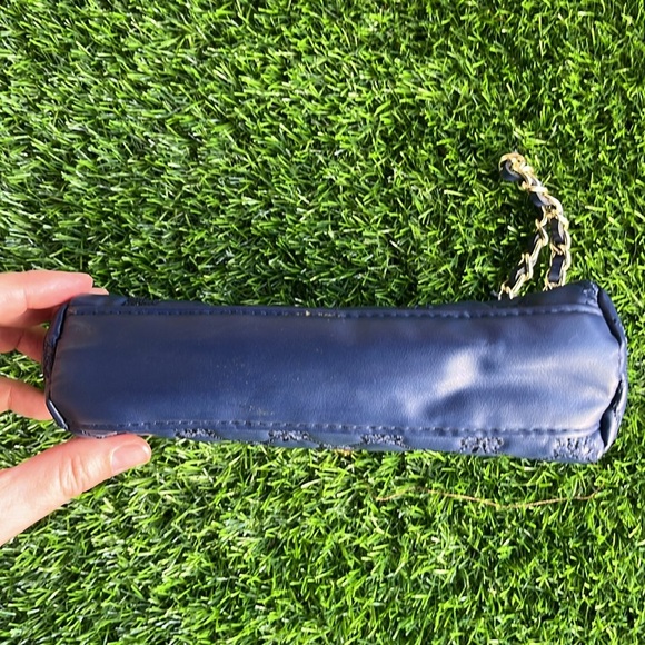 VICTORIAS SECRET Blue Cosmetic Makeup Pouch Toiletries Quilted Wristlet - Picture 4 of 10